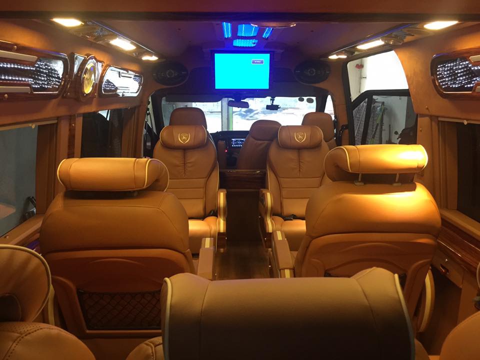 Hãng xe New Enjoy Limousine -Nội thất, ghế ngồi cao cấp - Sang trọng và đẳng cấp