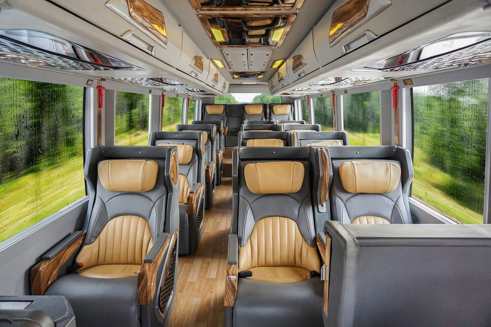 Hãng xe Én Vàng Limousine - Limousine 18 chỗ sang trọng và tiện nghi với dàn ghế ngồi hạng thương gia